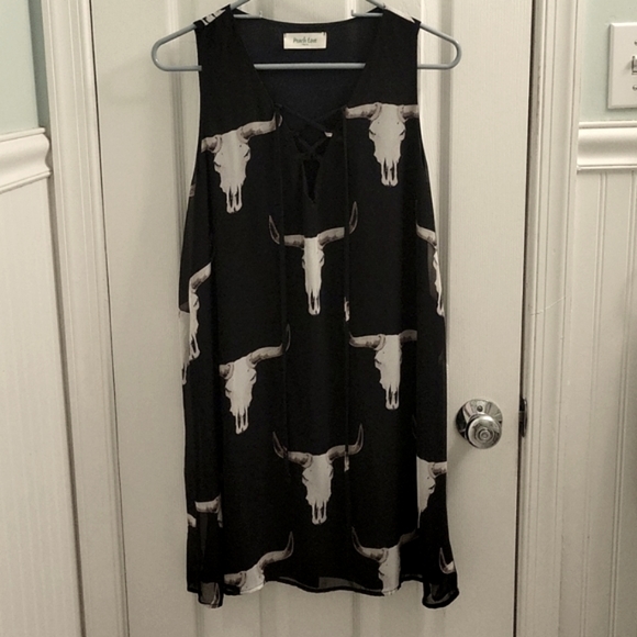 Peach Love California, size M, black with bull skulls - Picture 2 of 6